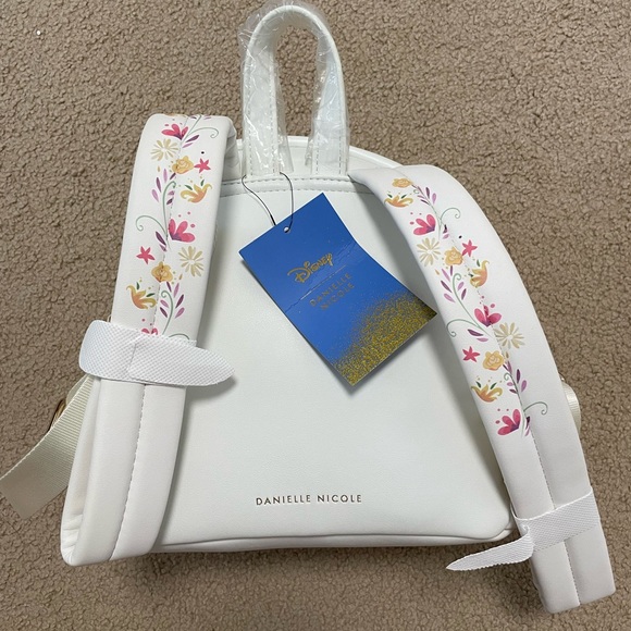 DANIELLE NICOLE RAPUNZEL BACKPACK - Picture 6 of 8